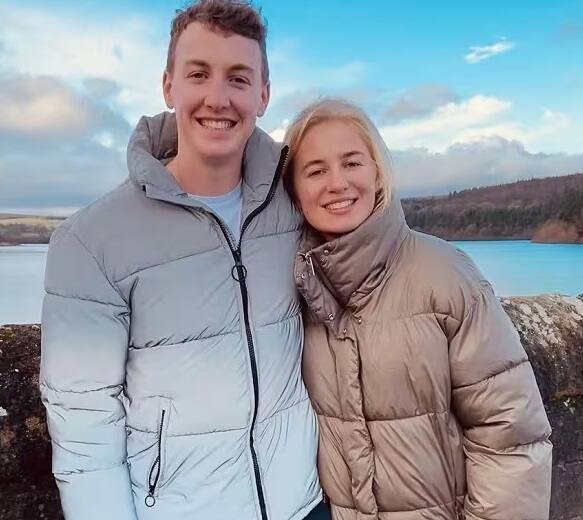 આ કપલનો પહેલો ફોટો 16 જૂન 2020ના રોજ સામે આવ્યો હતો. હેરી બ્રુકે Lucy Lyles સાથેની સેલ્ફી અપલોડ કરી હતી.