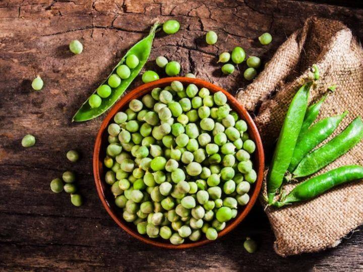 मटर के छिलके से बने भोजन को खाने से पेट से जुड़ी दिक्कतें होने की आशंका कम हो जाती है.