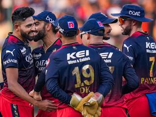 DC vs RCB 1st Innings Highlights: வெற்றிப் பாதைக்கு திரும்பிய பெங்களூரு; டெல்லியை 23 ரன்கள் வித்தியாசத்தில் வீழ்த்தி அசத்தல்..!