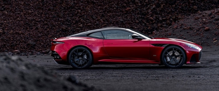 Aston Martin DBS 770: एस्टन मार्टिन ने पेश किया अब तक का सबसे दमदार मॉडल डीबीएस 770, लिमिटेड एडिशन की होगी बिक्री