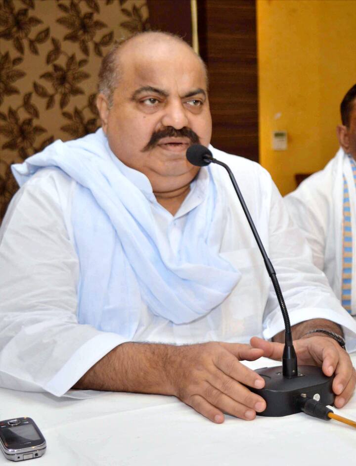 साल 2002 में अपना दल से ही चुनाव लड़ा पुरानी सीट से और 5वीं बार शहर पश्चिमी से विधानसभा में पहुंच गया.