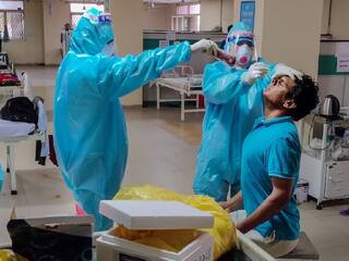 India Corona Spike: மே மாதம் 50,000 பேருக்கு கொரோனா தொற்று பாதிப்பு இருக்கும்.. ஐஐடி கணிப்பு..