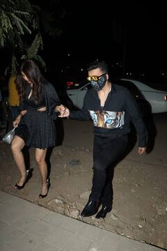 In Pics: पति Raj Kundra के साथ डिनर डेट पर निकलीं Shilpa Shetty, ब्लैक ड्रेस में दिखा एक्ट्रेस का ग्लैमरस लुक