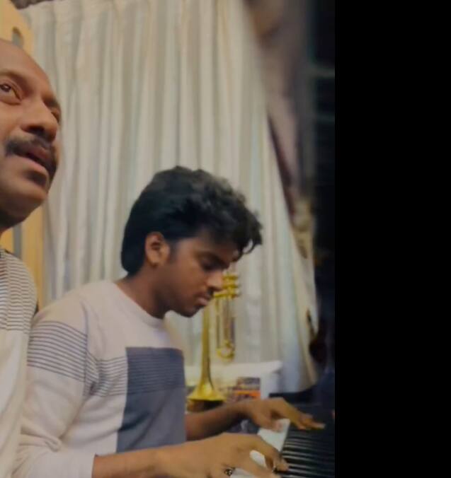 சிறு வயதிலேயே இசை மீது ஆர்வம் கொண்ட லிடியன் நாதஸ்வரம், வெளிநாட்டு நிகழ்ச்சிகளில் கலந்து பரிசுத்தொகையை பெற்று பிரபலமானார். தற்போது, இவர் வாசிக்க இவரின் தந்தை காட்டு மல்லி பாடலின் சில வரிகளை பாடியுள்ளார்.