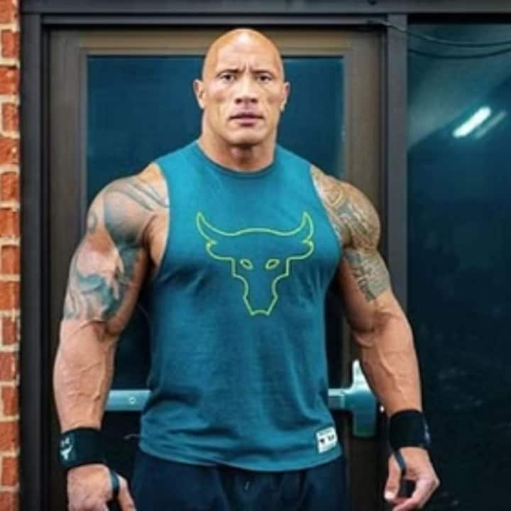 ड्वेन जॉनसन द रॉक को भारत में फैंस डब्लूडब्लूएफ के जमाने से जानते हैं. रेसलिंग के साथ-साथ फैंस रॉक को फिल्मों में भी देखना काफी पसंद करते हैं. ड्वेन टॉप एक्टर की इस लिस्ट में तीसरे नंबर पर हैं.