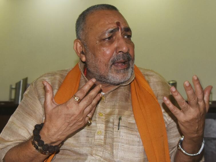 Atiq Ahmad and Ashraf Shot Dead Union Minister Giriraj Singh targets opposition and asked Was Atiq about to reveal secrets of opposition Atiq Ahmad and Ashraf Shot Dead: अतीक हत्याकांड पर गिरिराज सिंह ने पूछा- 'क्या विपक्ष के राज खोलने वाला था अतीक'