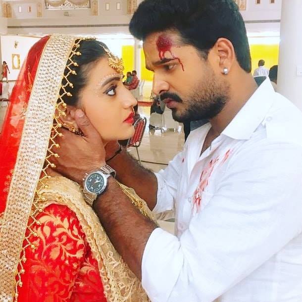 अक्षरा सिंह ने अपने बयान में कहा था कि उनको रितेश पांडे ने जान से मारने की धमकी तो दी ही साथ ही मारपीट भी की है.