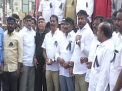 YS Bhaskar Reddy Arrest : భాస్కర్ రెడ్డి అరెస్ట్ దుర్మార్గపు చర్య, సీబీఐకి వ్యతిరేకంగా వైసీపీ శ్రేణులు ఆందోళన