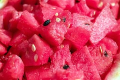 इन 3 तरीकों से पता चलता है कि तरबूज अंदर से लाल और मीठा है या नहीं? नहीं होगी काटने की जरूरत