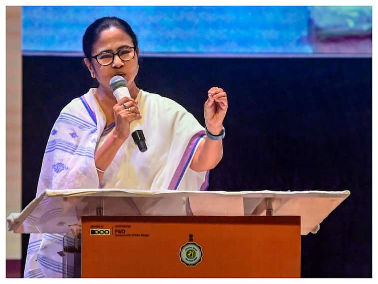 'Total Collapse Of Law & Order In UP': Mamata Banerjee Reacts To Killing Of Atiq, Ashraf Ahmed 'Total Collapse Of Law & Order In UP': Mamata Banerjee Reacts To Killing Of Atiq, Ashraf Ahmed