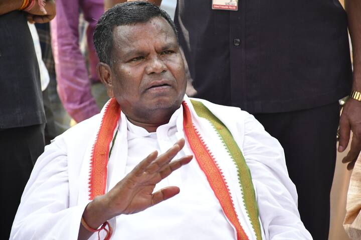 Kawasi Lakhma Chhattisgarh Excise Minister from bastar know 10 important things related to minister see photos | In Photos: 'कभी स्कूल नहीं गए छत्तीसगढ़ के आबकारी मंत्री कवासी लखमा', जानें इस ...