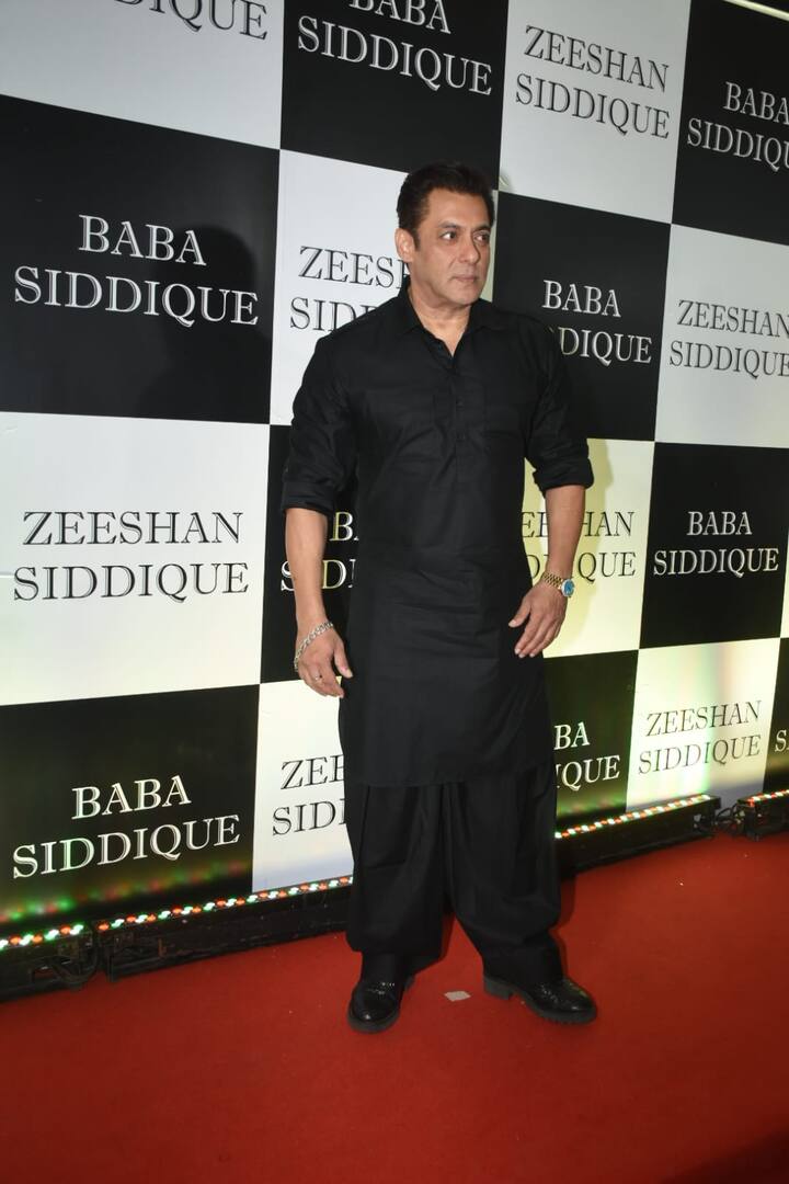 बाबा सिद्दीकी की इफ्तार पार्टी की इन तस्वीरों को मानव मंगलानी ने शेयर किया है.