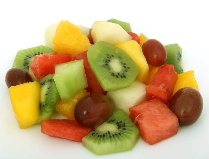সাধারণত, বিশেষজ্ঞরাবছরভরই খাদ্যতালিকায় ফলের স্যালাড রাখার পরামর্শ দিয়ে থাকেন।