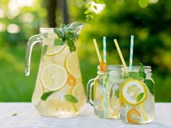 Nimbu Paani For Eyes: आंखों के लिए बहुत फायदेमंद है 'नींबू पानी', मोतियाबिंद से बचाने में मददगार