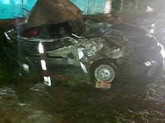 Buldhana Accident: बुलढाण्याजवळ लक्झरी बस अन् कारची समोरासमोर धडक; कारचा चुरडा