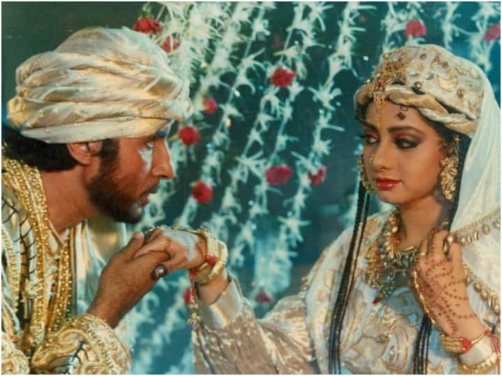 Sridevi Know why Lady Superstar refused to work with amitabh bachchan how big b managed to make her do khuda Gawah Sridevi: जब श्रीदेवी ने अमिताभ संग फिल्म करने से सरेआम किया था इनकार, फिर खुदा गवाह में ऐसे बनी थी जोड़ी