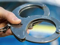 Women Teachers Arrested: స్కూల్‌లోనే విద్యార్థులతో 