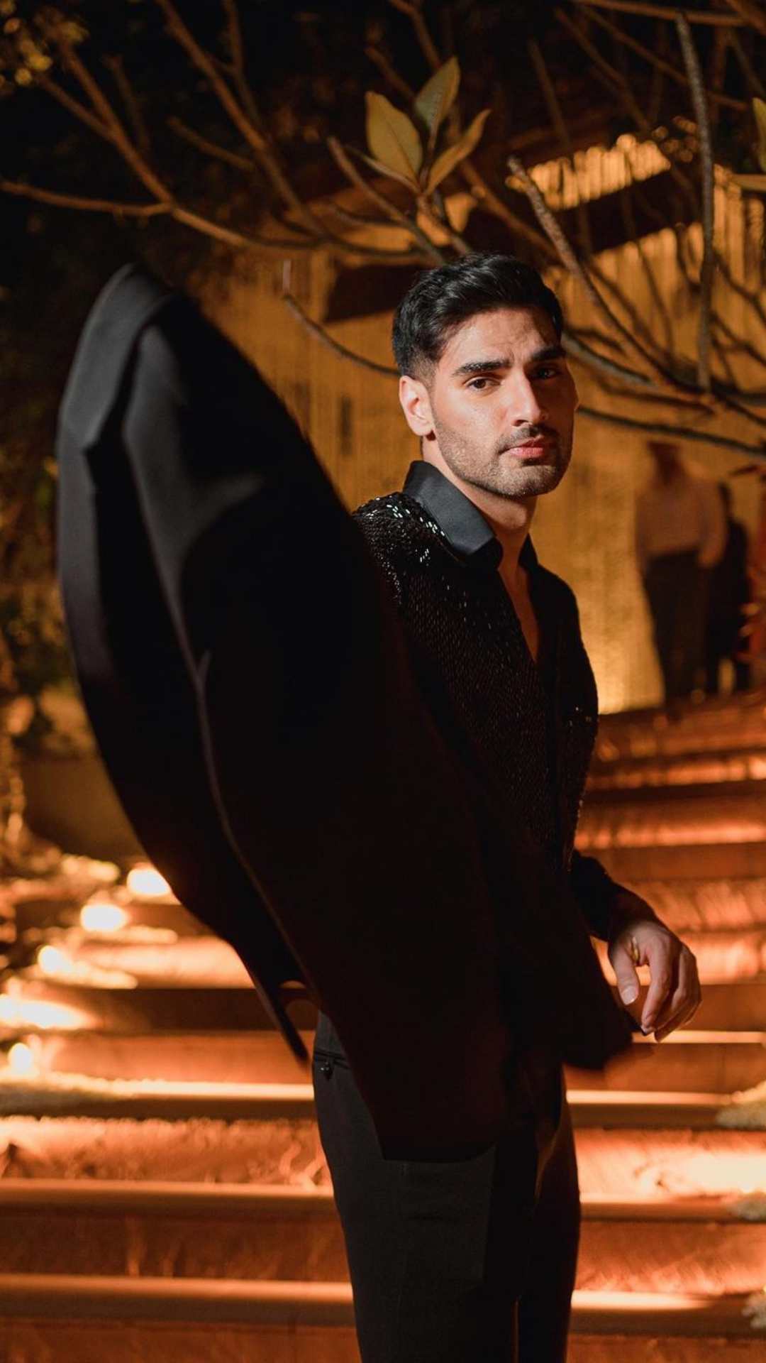 वो फिल्मों में ना रहने के बाद भी लाइमलाइट का हिस्सा बने रहते हैं वो फिल्मों में ना रहने के बाद भी लाइमलाइट का हिस्सा बने रहते हैं