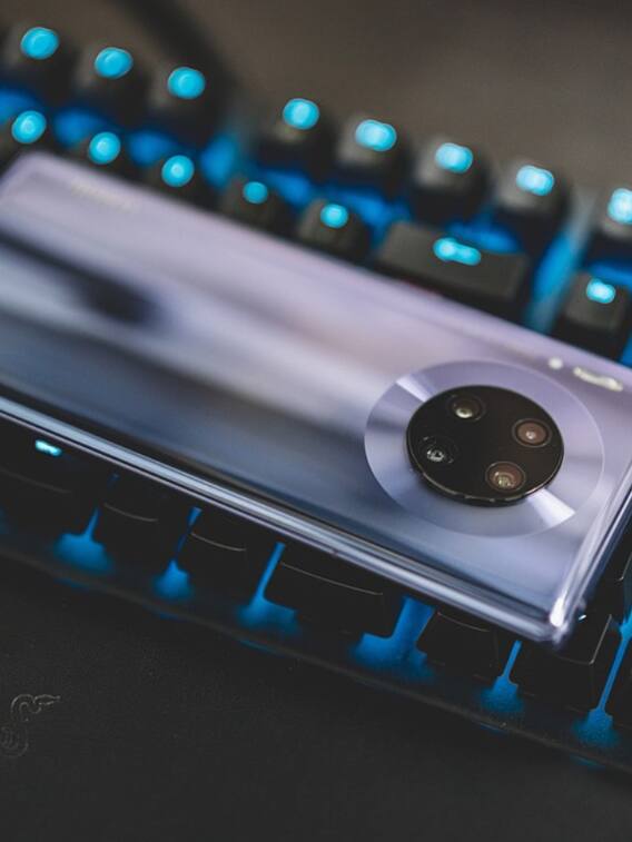 सिर्फ 999 रुपये में मिल जाएंगे ये 5G Smartphone