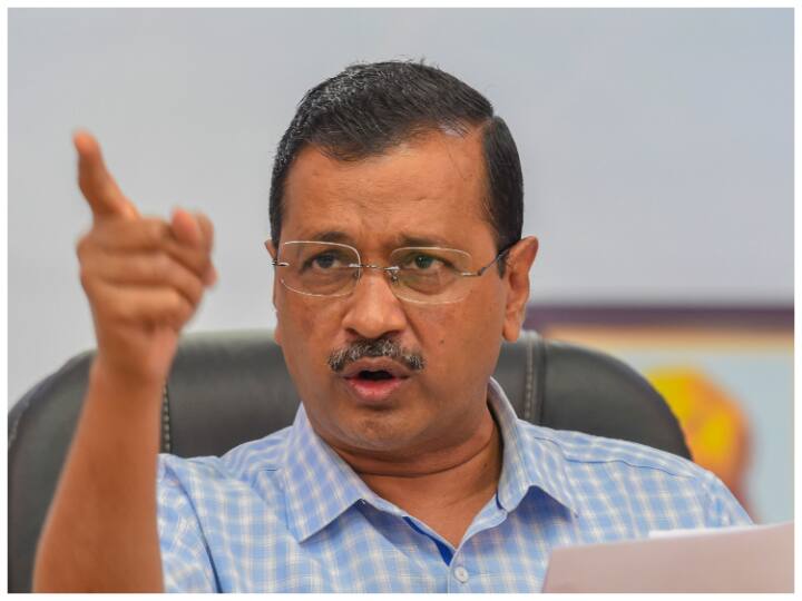 अरविंद केजरीवाल ने प्रेस कॉन्फ्रेंस कर आज सीबीआई द्वारा अपनी गिरफ्तारी पर भी आशंका जताई है. उन्होंने कहा कि बीजेपी के नेता कह रहे हैं कि सीबीआई केजरीवाल को गिरफ्तार कर लेगी.