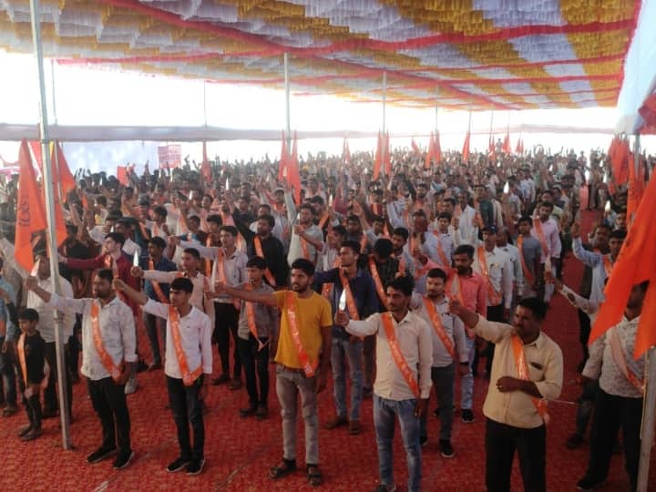 Rajasthan: बजरंग दल की त्रिशूल दीक्षा में शामिल हुए VHP के सुरेंद्र जैन, बजरंगी कार्यकर्ताओं को दिलाई शपथ VHP leader Surendra Jain participated in Bajrang Dal Trishul Diksha ANN Rajasthan: बजरंग दल की त्रिशूल दीक्षा में शामिल हुए VHP के सुरेंद्र जैन, बजरंगी कार्यकर्ताओं को दिलाई शपथ