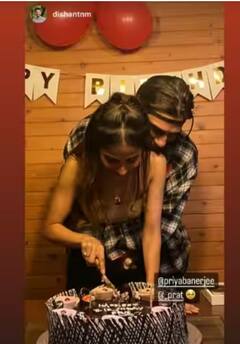 ਗਰਲਫਰੈਂਡ Priya Banerjee ਦੇ ਬਰਥਡੇਅ ‘ਤੇ ਰੋਮਾਂਟਿਕ ਹੋਏ Prateik Babbar, ਕੈਮਰੇ ਦੇ ਸਾਹਮਣੇ ਕਰ ਲਿਆ ਕਿਸ, ਦੇਖੋ ਤਸਵੀਰਾਂ