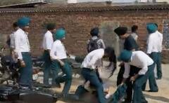 Ludhiana News: ਹੁਣ ਸਕੂਲਾਂ 'ਚ ਵੀ ਗੁੰਡਾਗਰਦੀ! ਫਿਲਮੀ ਸਟਾਈਲ 'ਚ 7 ਗੱਡੀਆਂ 'ਚ ਸਵਾਰ ਹੋ ਕੇ ਆਏ ਬੱਚਿਆਂ ਨੇ ਵਿਦਿਆਰਥੀ ਨੂੰ ਘੇਰ ਕੇ ਕੁੱਟਿਆ