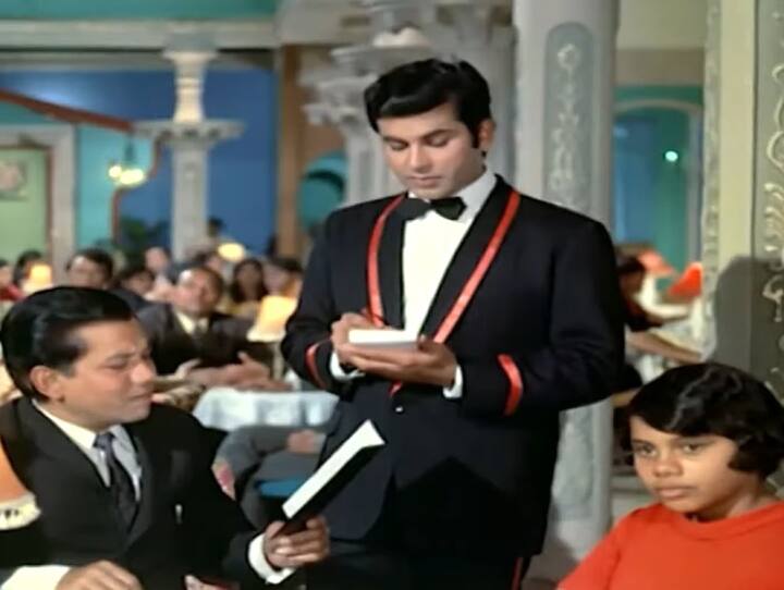 फिल्म यादों की बारात के पॉपुलर गाने 'लेकर हम दीवाना दिल' में विजय अरोड़ा, इस गाने में नीतू सिंह डांस करती दिखी थीं.