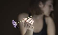 Zodiac Signs: অতীত পিছনে ফেলে এগিয়ে যান বটে, কিন্তু প্রথম প্রেম ভুলে পারেন না এঁরা