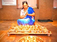 राजस्थान चुनाव से पहले वसुंधरा राजे को आई 'जयपुर ब्लास्ट' की याद, हुनमान मंदिर में जलाए 80 'न्याय' दीप