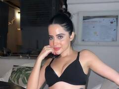 'पीट-पीट कर मार डाल देना चाहिए', उर्फी जावेद को मिली जान से मारने की धमकी, पुलिस के पास पहुंचीं एक्ट्रेस