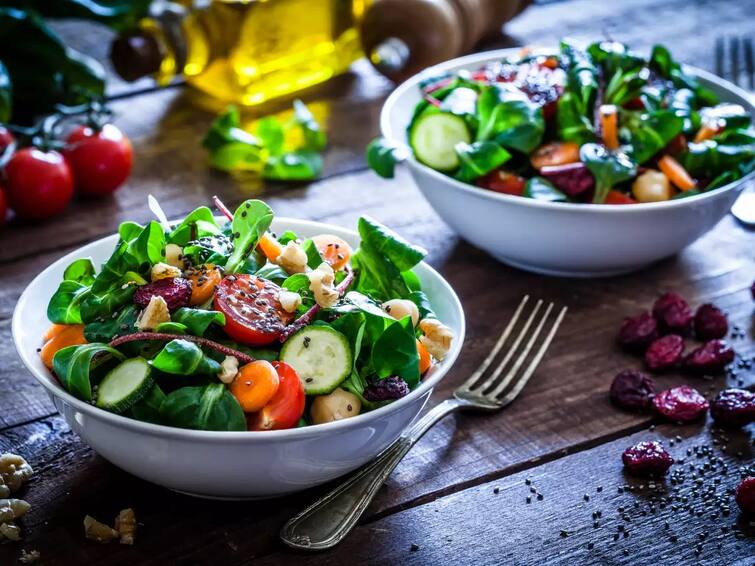 Weight Loss: Do you eat salad to lose weight? So do not include these things in salad even by mistake શું તમે વજન ઘટાડવા માટે ખાઓ છો સલાડ? તો આટલી બાબતોનું રાખો ખાસ ધ્યાન