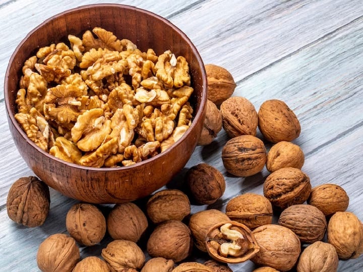 Will eating walnuts in summer be beneficial or harmful?  Know the correct answer here