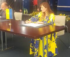 भारत यात्रा कर यूक्रेन लौटी इस मंत्री ने पुतिन को धिक्कारा! रूसी सेना ने चर्च पर कब्जा कर भर दिया था गोला-बारूद, तस्वीरें शेयर कर दुनिया को बताया