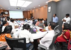 రాబోయే వర్షాకాలాన్ని ఎదుర్కోడానికి బల్దియా సిద్ధంగా ఉందా? మంత్రి కేటీఆర్ సమీక్ష