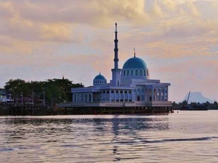 Ramadan Eid 2023 Most Popular And Beautiful Mosques of India Ramadan 2023: गजब की खूबसूरती समेटे हुए हैं भारत की ये मस्जिद, दुनियाभर में मिली है पहचान