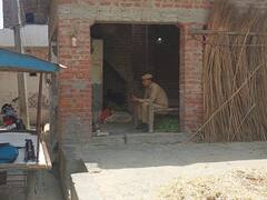 अतीक अहमद और अशरफ को गोली मारने वाले आरोपी अरुण मौर्या की ये है हिस्ट्री, गांव प्रधान ने बताई पूरी कहानी