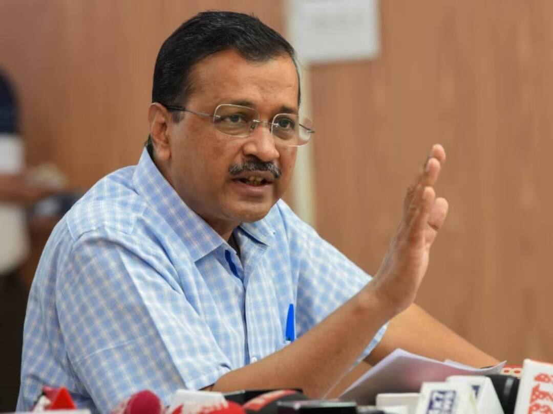 Delhi CM Arvind Kejriwal Reaches the CBI office for questioning in the liquor scam case Arvind Kejriwal: బీజేపీ ఏది చెబితే అది చేయడమేగా సీబీఐ పని,నన్ను అరెస్ట్ చేస్తారేమో - విచారణకు వెళ్లే ముందు కేజ్రీవాల్