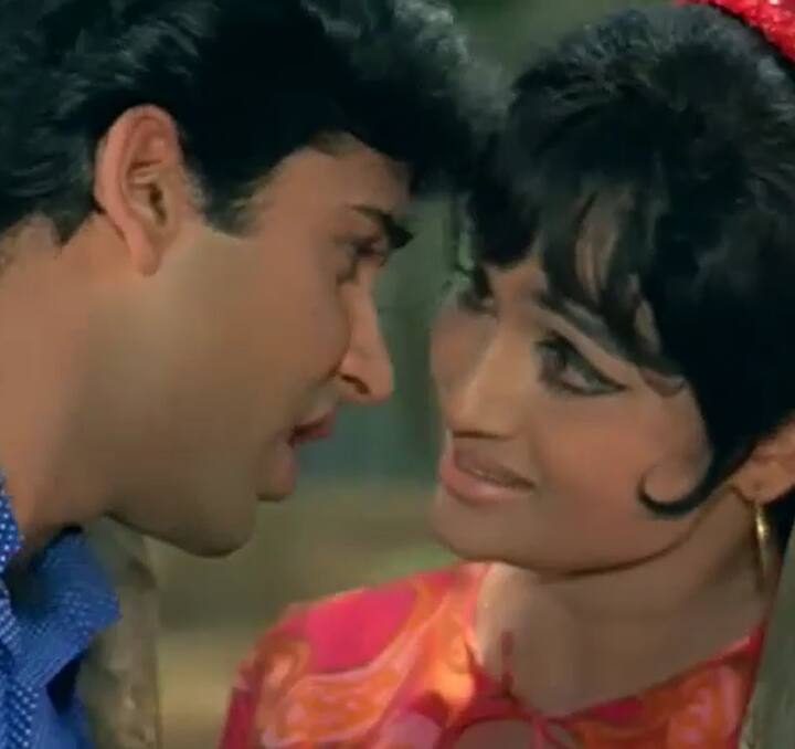 आशा पारेख के साथ यहां विजय अरोड़ा नजर आ रहे हैं. ये गाना 'अच्छी नहीं सनम दिललगी' उस वक्त काफी हिट हुआ था.