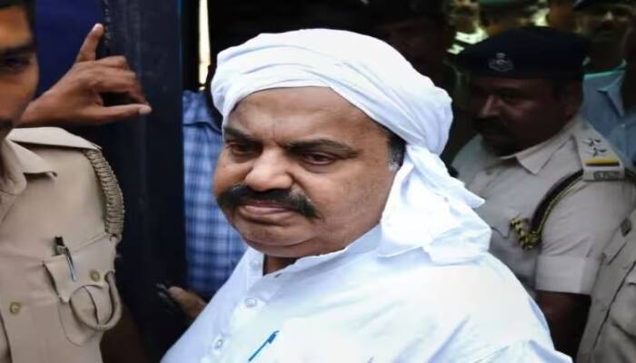 Atiq Ahmed : અતિક અહેમદ હત્યા કેસમાં થયો સનસની ખુલાસો, ખુલ્યું લાખો રૂપિયાનું કનેક્શન Atiq Ahmed : Atiq Ahmed-Ashraf Ahmed murder, 3 Attackers Were Given Contract to Kill Atiq Ahmed : અતિક અહેમદ હત્યા કેસમાં થયો સનસની ખુલાસો, ખુલ્યું લાખો રૂપિયાનું કનેક્શન