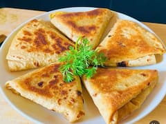 बची हुई रोटियों से बनाएं यम्मी समोसा, इसे खाकर आपकी कुकिंग के कायल हो जाएंगे सब