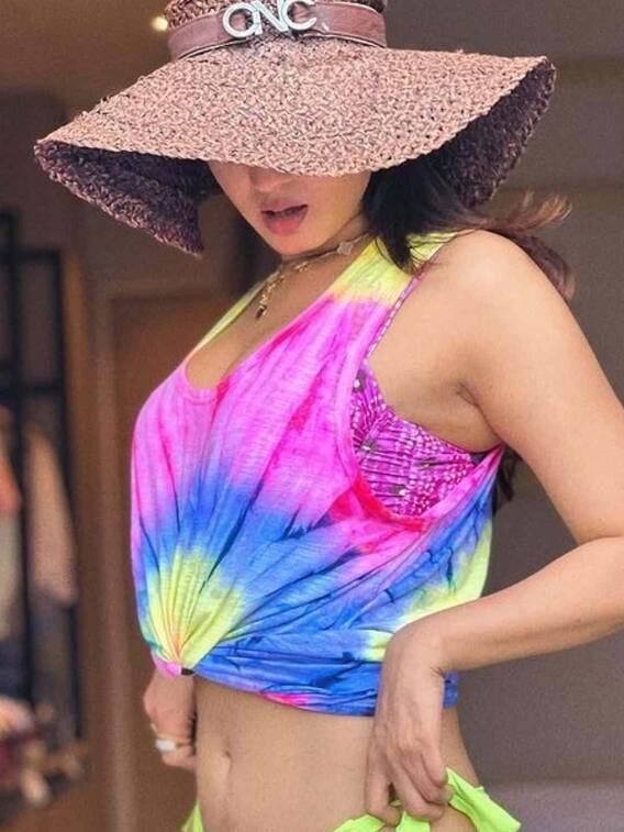 जन्नत क्वीन सोनल चौहान के समर लुक्स को आप भी करें ट्राई