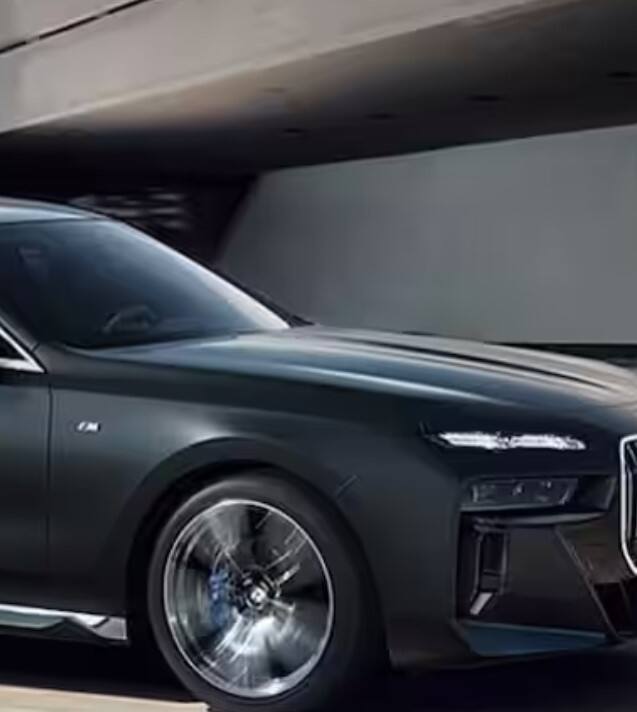 ਇਸ ਤੋਂ ਇਲਾਵਾ ਮੁਕੇਸ਼ ਅੰਬਾਨੀ ਕੋਲ ਇੱਕ BMW 760Li ਕਾਰ ਵੀ ਹੈ, ਜਿਸ ਦੀ ਕੀਮਤ 8.50 ਕਰੋੜ ਰੁਪਏ ਦੱਸੀ ਜਾਂਦੀ ਹੈ।