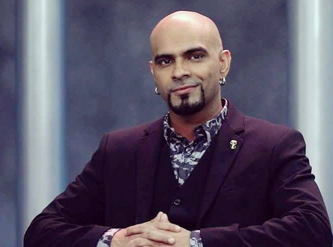 शो छोड़ने के बाद रघु राम ने इंटरव्यू में कभी भी क्लियर नहीं बताया कि उन्होंने आखिर शो को गुडबाय क्यों कहा.  सालों बाद 2013 में रघु राम की ऑटोबायोग्राफी आई, जिसमें आखिरकार रघु राम के ‘रोडीज’ छोड़ने की असली वजह का खुलासा हुआ.