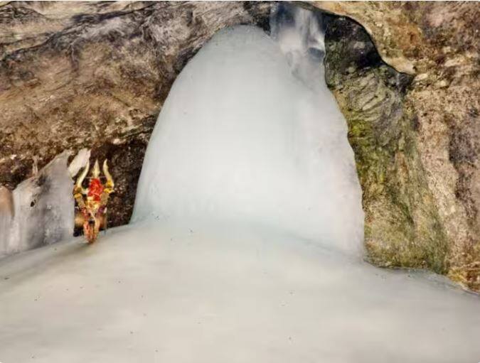 Amarnath Yatra: ਅਮਰਨਾਥ ਯਾਤਰਾ ਲਈ ਰਜਿਸਟ੍ਰੇਸ਼ਨ 17 ਅਪ੍ਰੈਲ ਤੋਂ ਸ਼ੁਰੂ ਹੋ ਰਹੀ ਹੈ। ਅਜਿਹੇ 'ਚ ਜੇਕਰ ਤੁਸੀਂ ਅਮਰਨਾਥ ਯਾਤਰਾ 'ਤੇ ਜਾਣ ਦੀ ਯੋਜਨਾ ਬਣਾ ਰਹੇ ਹੋ ਤਾਂ ਆਓ ਜਾਣਦੇ ਹਾਂ ਕਿ ਤੁਸੀਂ ਕਿਸ ਤਰ੍ਹਾਂ ਰਜਿਸਟ੍ਰੇਸ਼ਨ ਕਰਵਾ ਸਕਦੇ ਹੋ।