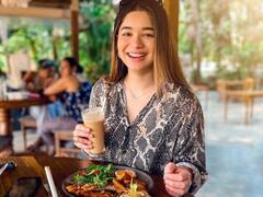 Sara Tendulkar Fitness: बर्गर, पिज्जा, आइसक्रीम खाकर भी कैसे इतनी फिट हैं सचिन की बेटी सारा तेंदुलकर, यहां जानें उनकी फिटनेस का राज