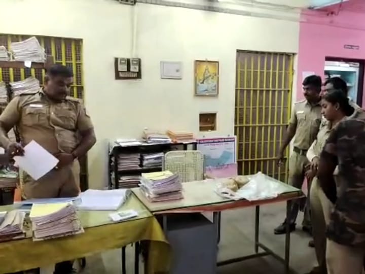 உடன்குடியில் ரூ 2.5 கோடி மதிப்பிலான அம்பர் க்ரீஷ் பறிமுதல் -  தொடர் கடத்தலால் போலீஸ் அதிர்ச்சி