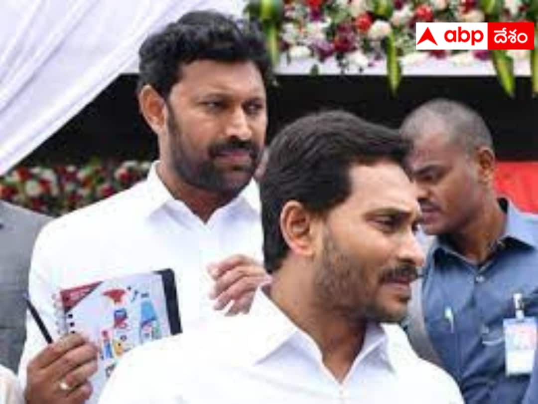 YS Viveka Case : అవినాష్ రెడ్డికి ఫుల్ సపోర్ట్ - వైఎస్ఆర్సీపీ సాహసం చేస్తోందా ? విమర్శలకు సమాధానం ఎలా ? How to justify YSRCP support to Avinash Reddy? YS Viveka Case : అవినాష్ రెడ్డికి ఫుల్ సపోర్ట్ - వైఎస్ఆర్సీపీ సాహసం చేస్తోందా ? విమర్శలకు సమాధానం ఎలా ?