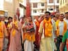 In Pics: उदयपुर में देवदर्शन पदयात्रा कार्यक्रम, बाल गोपाल को गोद में लेकर नंगे पैर चलीं मंत्री शकुंतला रावत