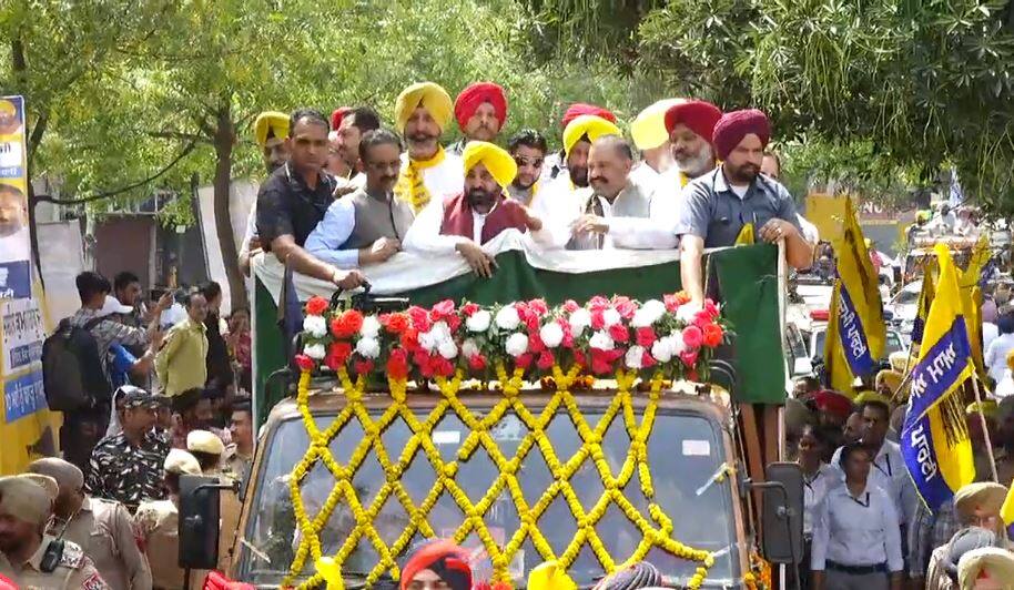 Nomination letter filled by Sushil Rinku for jalandhar Bypoll Jalandhar by Election: ਸੁਸ਼ੀਲ ਰਿੰਕੂ ਨੇ ਭਰਿਆ ਨਮਜ਼ਦਗੀ ਪੱਤਰ, ਸੀਐਮ ਮਾਨ ਬੋਲੇ...ਉਮੀਦ ਹੈ ਜਲੰਧਰ ਦੇ ਲੋਕ ਮਾਣ ਰੱਖਣਗੇ ਤਾਂ ਕਿ ਦੁਗਣੇ-ਚੌਗੁਣੇ ਹੌਸਲੇ ਨਾਲ ਪੰਜਾਬ ਦਾ ਵਿਕਾਸ ਕਰਦੇ ਰਹੀਏ...